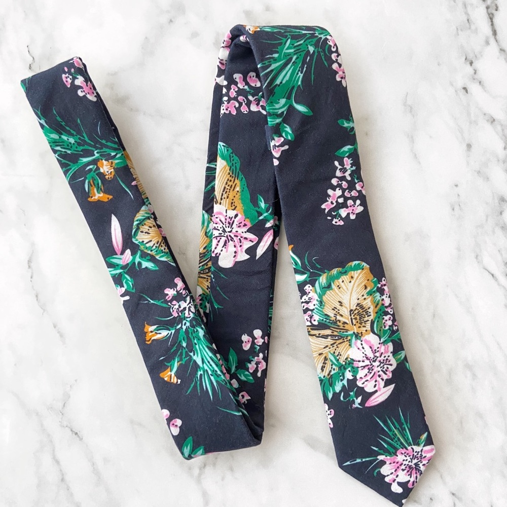 Express navy floral tie NWT - Picture 2 of 5